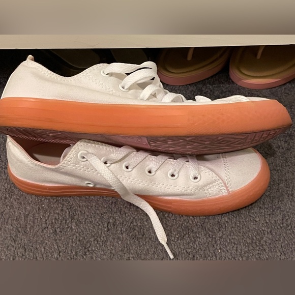 SOLD Women’s’ Converse Sneakers - Picture 6 of 15